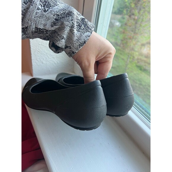 Crocs Women’s Gianna Ballet Slipper Flat Cap Toe Shoe Size 9 - Picture 8 of 12
